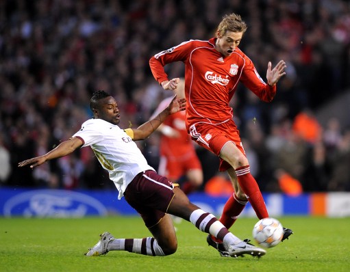 明尼苏达双城队在常规赛最后一战通过加赛击败底特律老虎，杀入季后赛