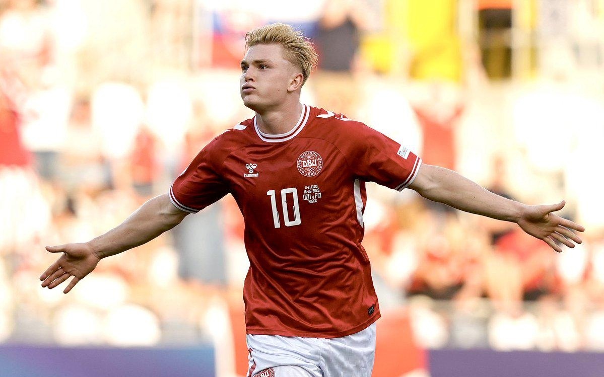 存在感不足！哈登上半场5中2得7分2板3助2断 罚球4中1（哈登半场低迷：5投2中仅7分2板3助2断，罚球4罚1中）