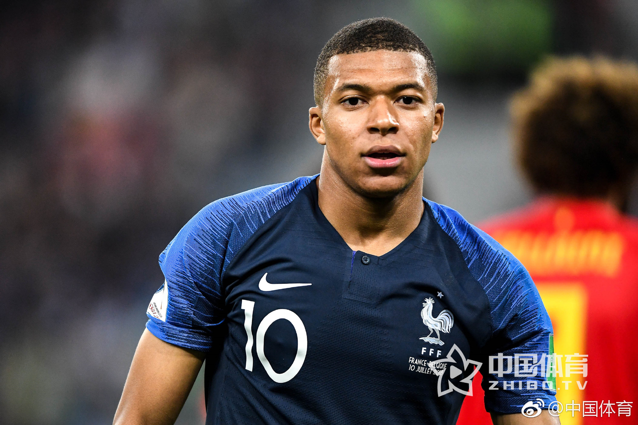 失误控制崩了！老鹰全队共21次失误 特雷·杨&杰伦·约翰逊各4次（老鹰失误大爆发：全队21次，特雷·杨与杰伦·约翰逊各4次）