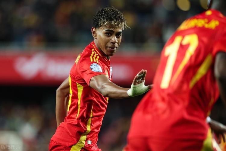 2015年7月：多伦多蓝鸟队在截止日前通过交易得到明星游击手特洛伊·图洛维茨基。