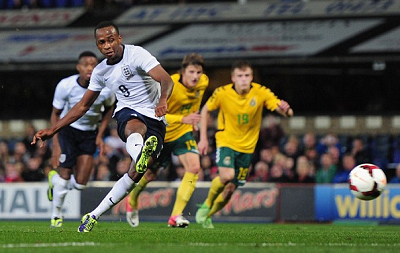 2025中乙官方最佳球员候选：彭啸、费尔南多领衔